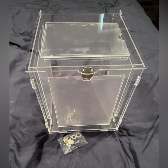 Acrylic Card Box - Picture 1 of 2
